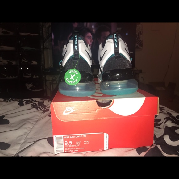 Nike Air Force 270 - Picture 3 of 4